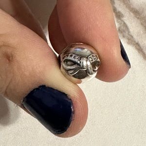 Pandora Dainty Bow clasp charm
